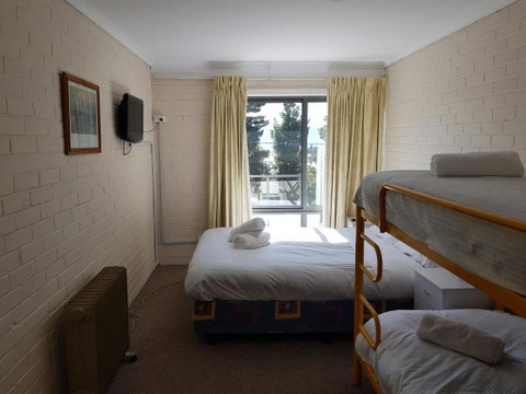 Summit 7 - Sydneys Hotel 6