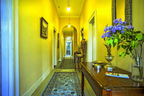 Cromwell House - Sydneys Hotel 5