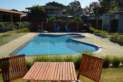 Riverside Ocean Grove - Sydneys Hotel 1