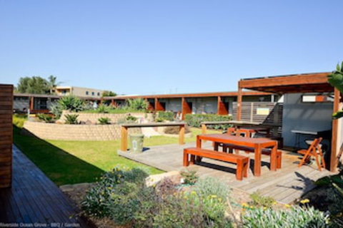 Riverside Ocean Grove - Sydneys Hotel 0