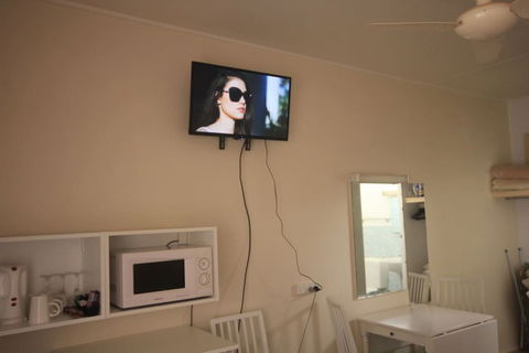 Aromet Motor Inn - Sydneys Hotel 5