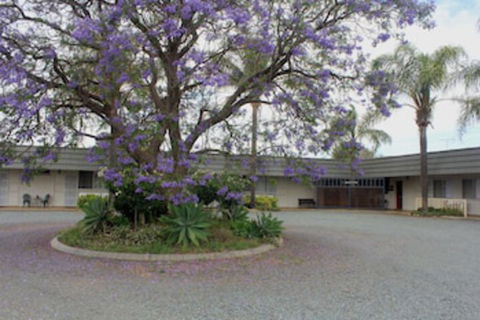 Aromet Motor Inn - Sydneys Hotel 0