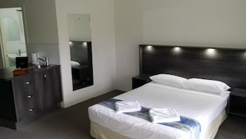 Town & Country Motel - Sydneys Hotel 6