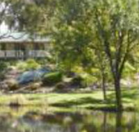 Granite Gardens Cottages  Lake Retreat - Sydneys Hotel