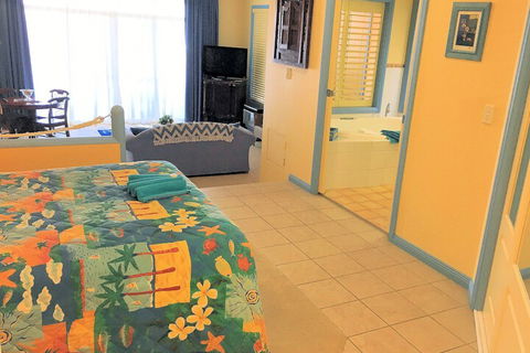 Al Mare Beachfront Retreat - Sydneys Hotel 3