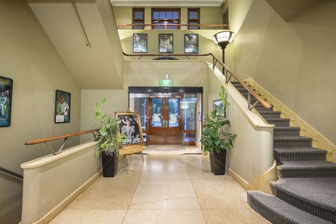 Quest Canberra - Sydneys Hotel 1