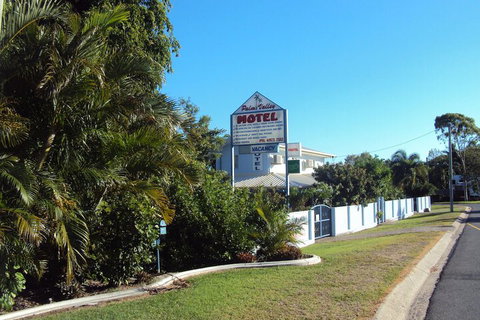 Palm Valley Motel And Self-contained Holiday Units - Sydneys Hotel 2