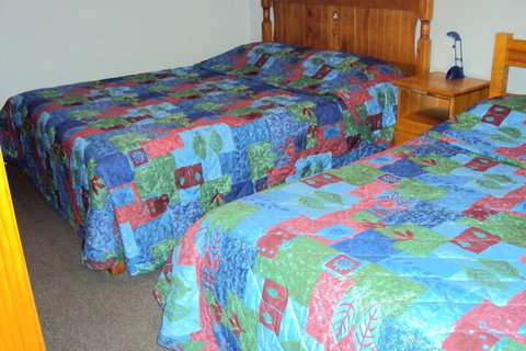 Palm Valley Motel And Self-contained Holiday Units - Sydneys Hotel 7