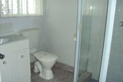 Palm Valley Motel And Self-contained Holiday Units - Sydneys Hotel 3