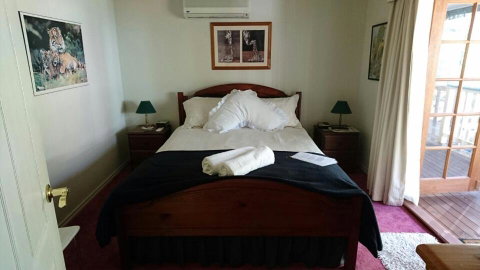 Natures Paradise - Sydneys Hotel 1