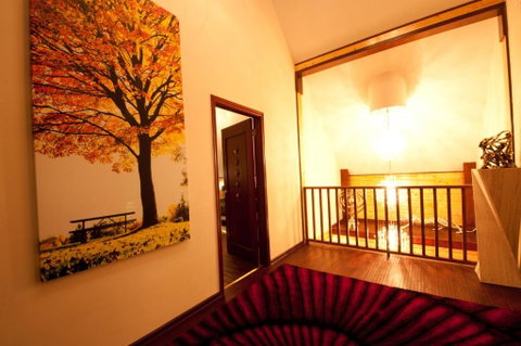 Scandinavian Castle - Sydneys Hotel 7