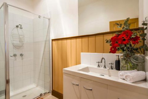 2 Dukes Daylesford - Sydneys Hotel 1