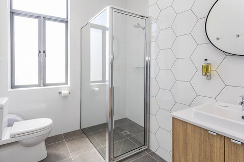 Cache Accommodation - Sydneys Hotel 5