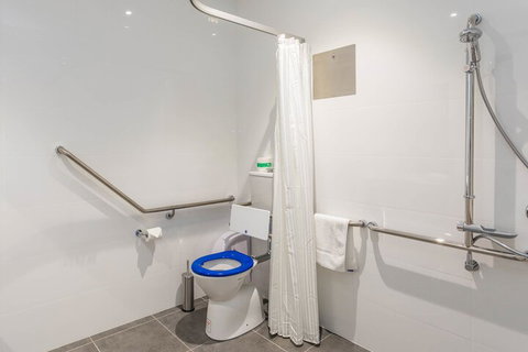 Cache Accommodation - Sydneys Hotel 7
