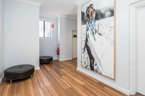 Cache Accommodation - Sydneys Hotel 3