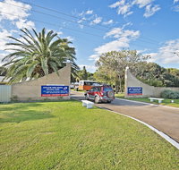 Acclaim Pine Grove Holiday Park - Sydneys Hotel