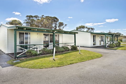 Acclaim Rose Gardens Beachside Holiday Park - Sydneys Hotel 2