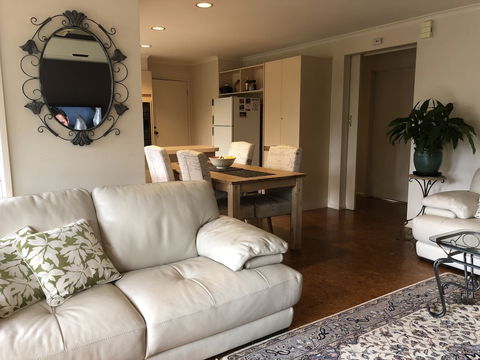 Countryside Connections Spa Cottage - Sydneys Hotel 1