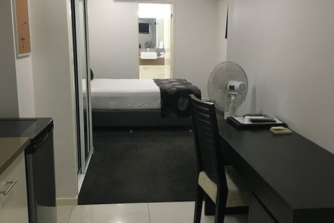Eden By The Bay - Sydneys Hotel 7