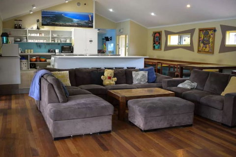 Flashpackers Hervey Bay Hostel - Sydneys Hotel 2