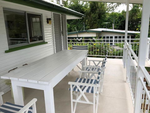 Daggoombah Holiday Home Magnetic Island - Sydneys Hotel 1