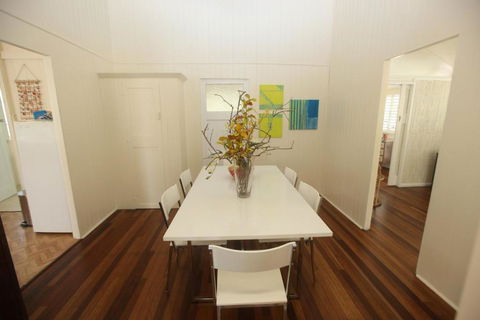 Daggoombah Holiday Home Magnetic Island - Sydneys Hotel 5
