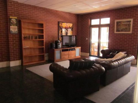 Holiday On Mostyn - Sydneys Hotel 3