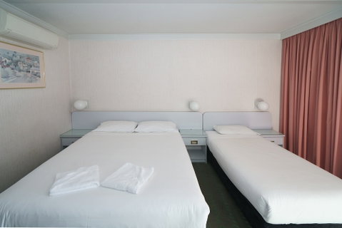 Olympia Motel - Sydneys Hotel 5