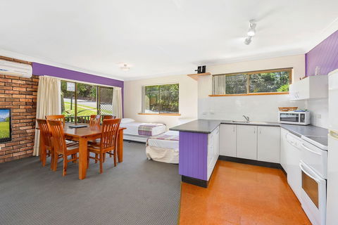 Port Macquarie Seychelles Apartments - Sydneys Hotel 1