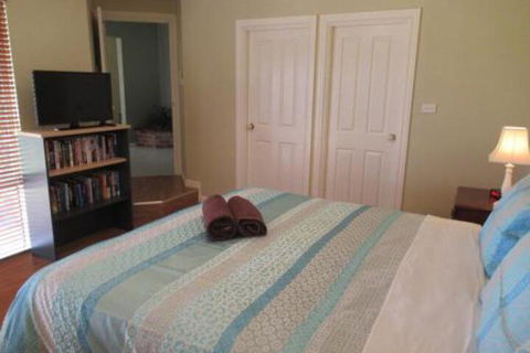 Albany Holiday House - Sydneys Hotel 3