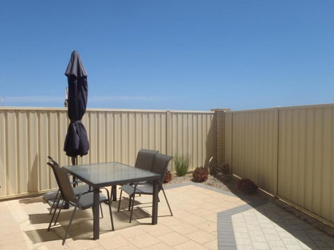 Port Denison Beach Resort - Sydneys Hotel 4