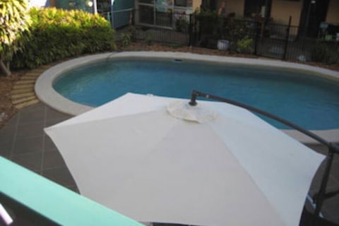 Palm Court Hervey Bay - Sydneys Hotel 4