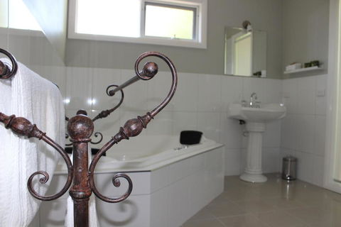 Amelina Cottages - Sydneys Hotel 3