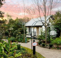 Olinda Country Cottages - Sydneys Hotel