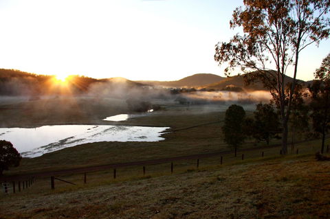 Yabbaloumba Retreat - Sydneys Hotel 0