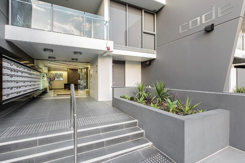 Code Apartments - Sydneys Hotel 1
