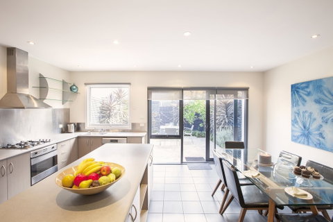 BOUTIQUE STAYS - Roxys Place - Sydneys Hotel 2