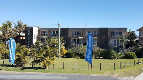 Cabarita Beachfront Apartments - Sydneys Hotel 0