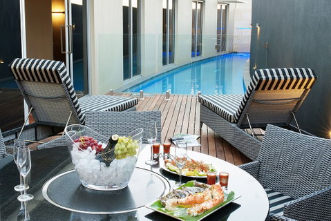 The Frames - Sydneys Hotel 3