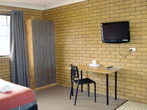 A Raceview Motor Inn - Sydneys Hotel 4