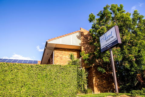 Ascot Budget Inn & Residences - Sydneys Hotel 0