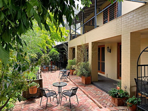CocknBull Boutique Hotel - Sydneys Hotel 4