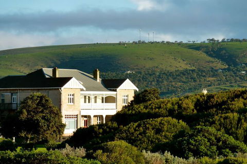 Port Elliot Beach House YHA Hostel - Sydneys Hotel 1