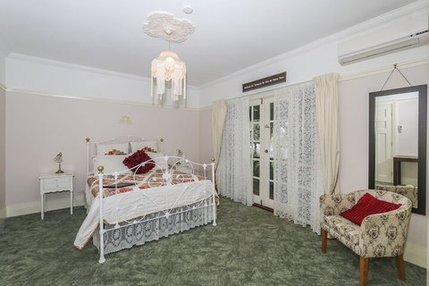 Rosebridge House Bed & Breakfast Adult Retreat - Sydneys Hotel 7