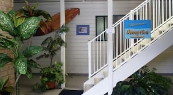 Coolum Budget Accommodation - Sydneys Hotel 4