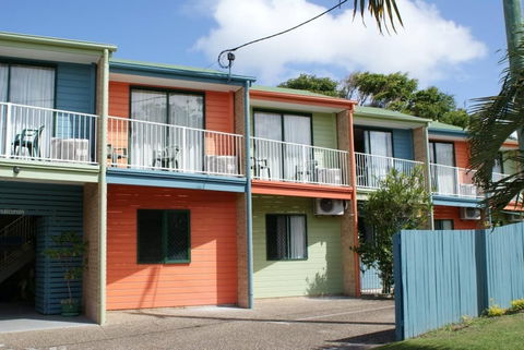 Coolum Budget Accommodation - Sydneys Hotel 2