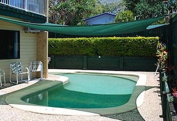 Coolum Budget Accommodation - Sydneys Hotel 5