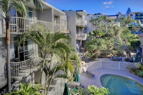 Surf Dance - Sydneys Hotel 0