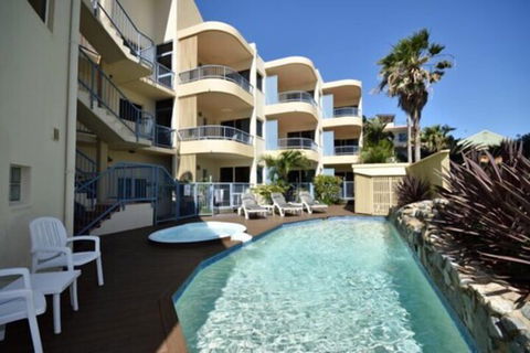 Coolum Baywatch Resort - Sydneys Hotel 4