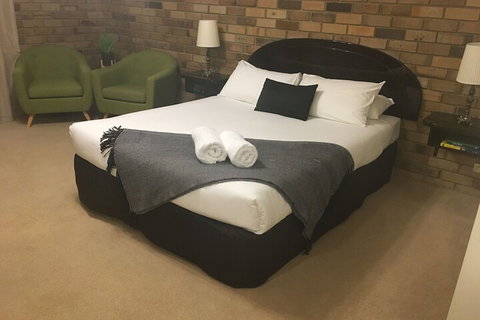 Magdala Motor Lodge & Lakeside Restaurant - Sydneys Hotel 4